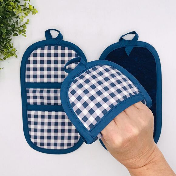 Finger Hotpad, Navy Blue Gingham, Cottage Core Kitchen, 8.5x5 Inches - Picture 1 of 8